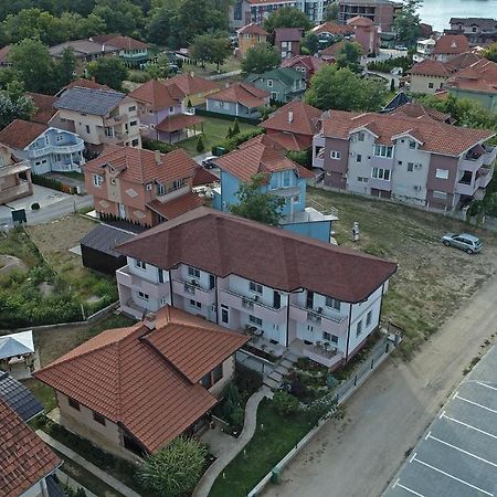 Smestaj Peric Hotel Veliko Gradiste Exterior photo