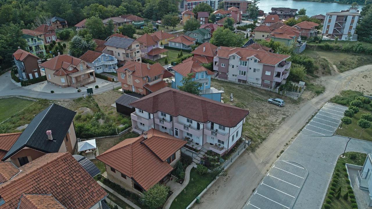 Smestaj Peric Hotel Veliko Gradiste Exterior photo